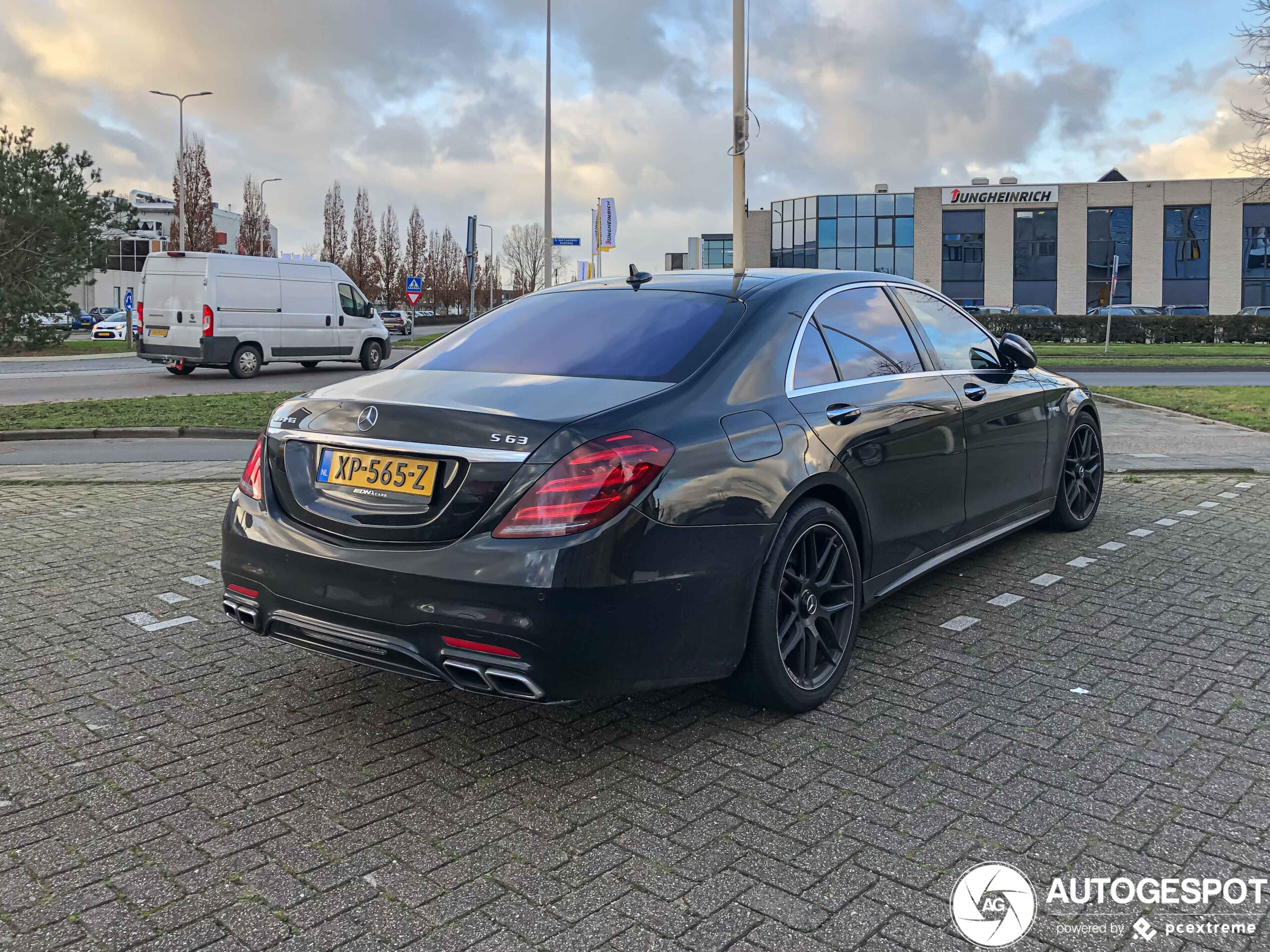 Mercedes-AMG S 63 V222 2017