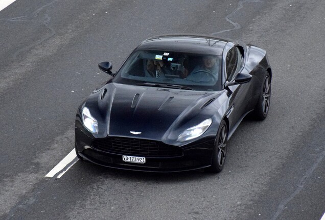 Aston Martin DB11