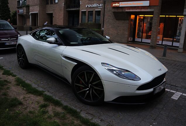 Aston Martin DB11