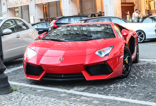 Lamborghini Aventador LP700-4