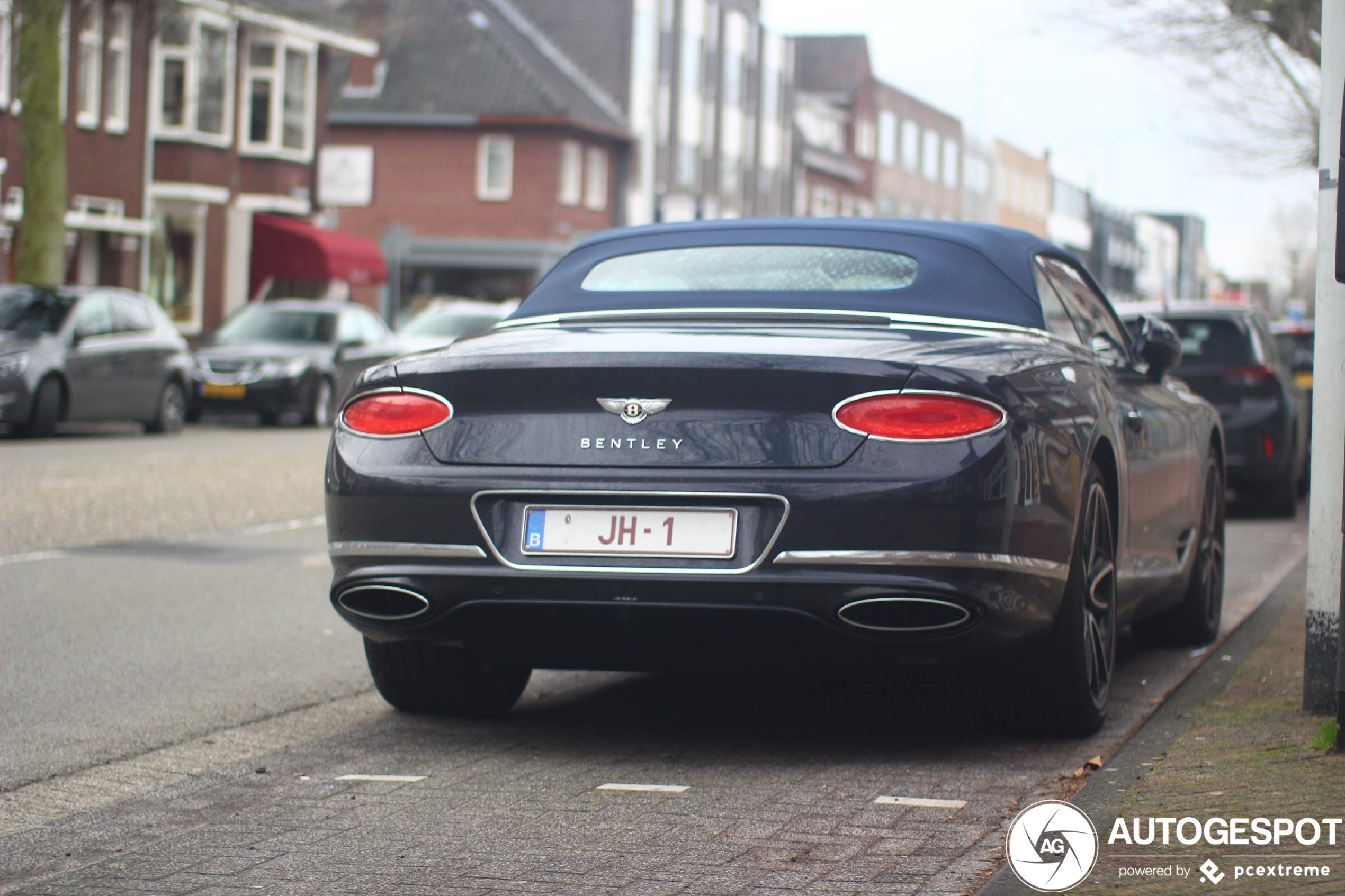 Bentley Continental GTC 2019