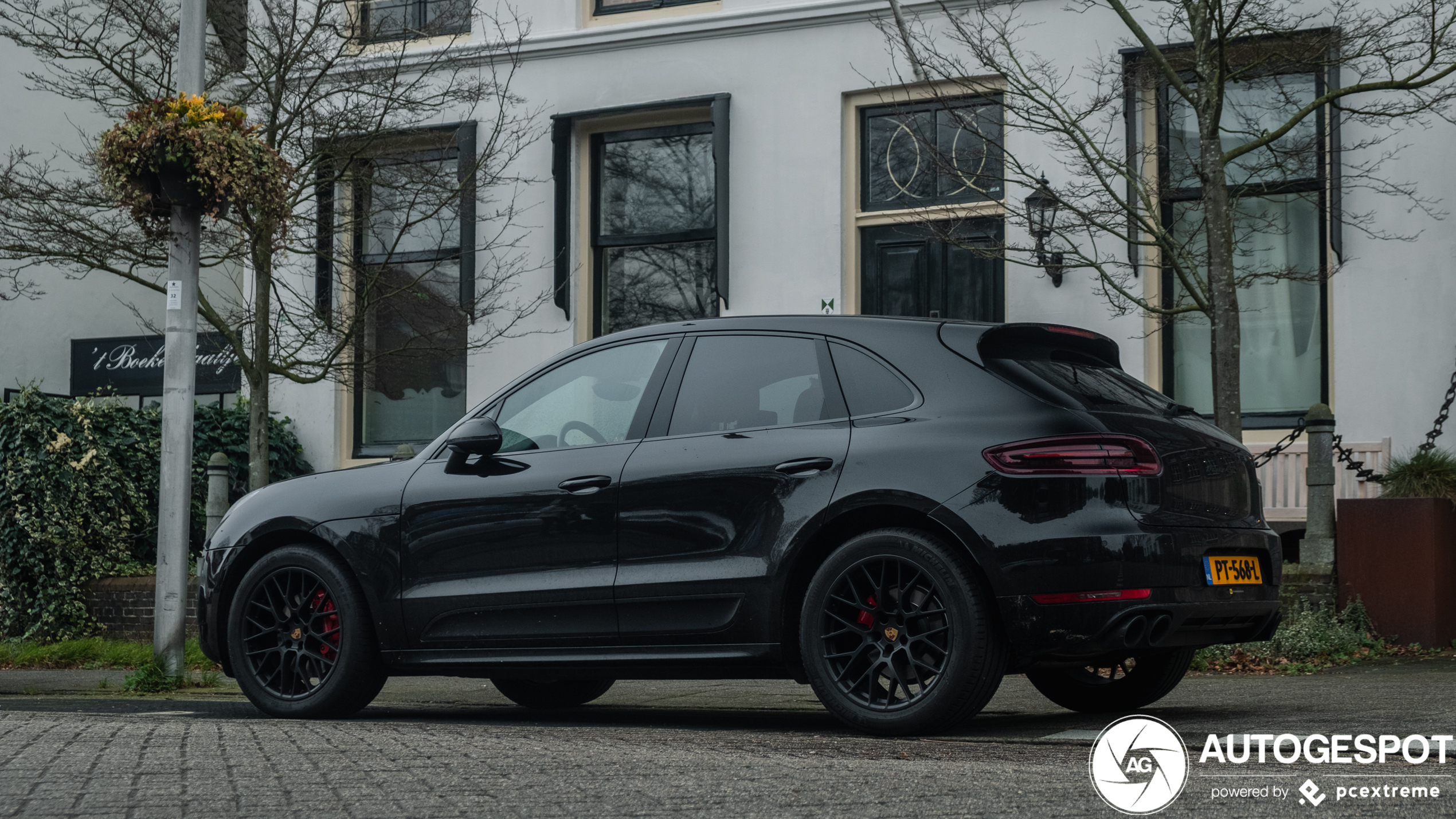 Porsche 95B Macan GTS