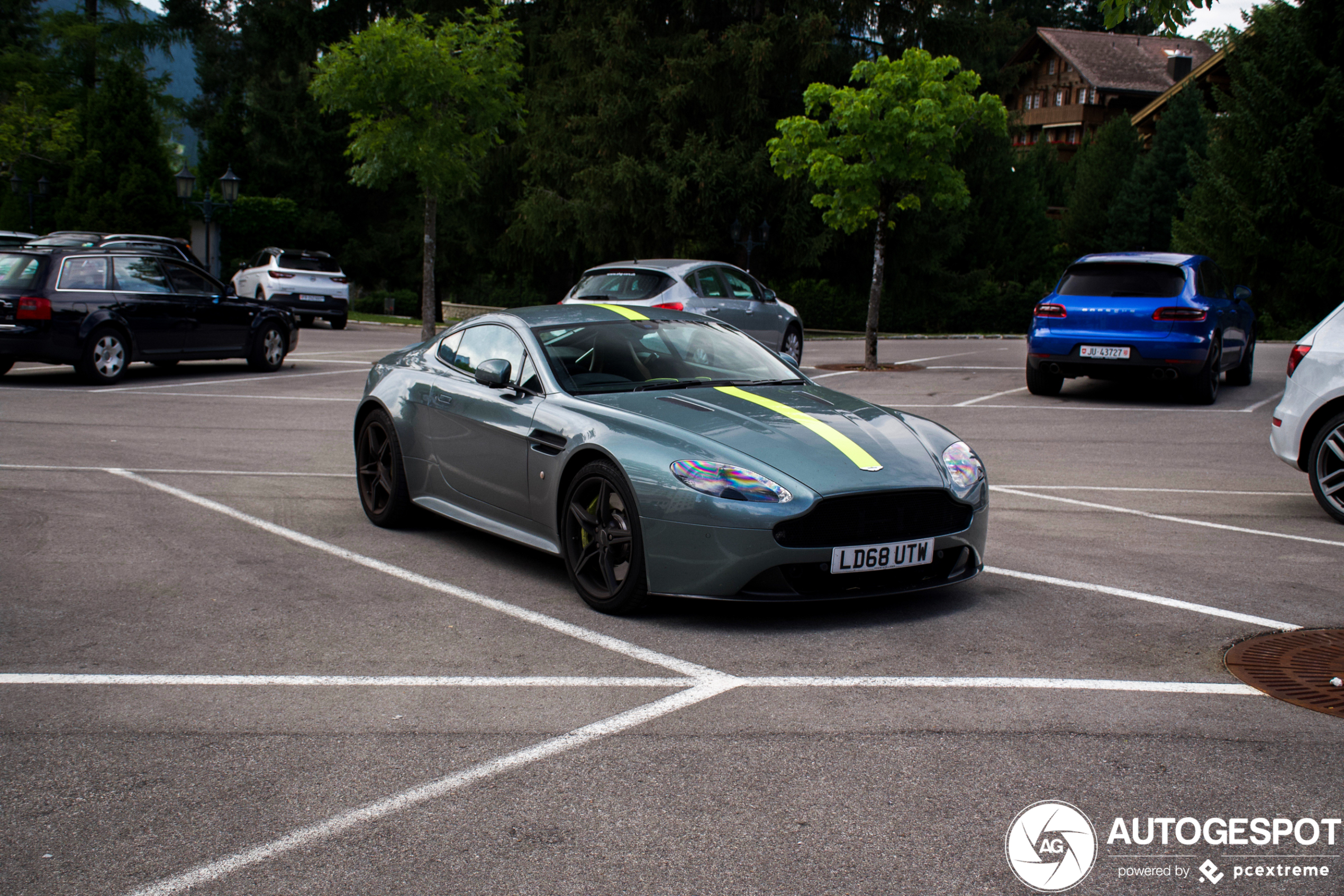 Aston Martin V8 Vantage AMR