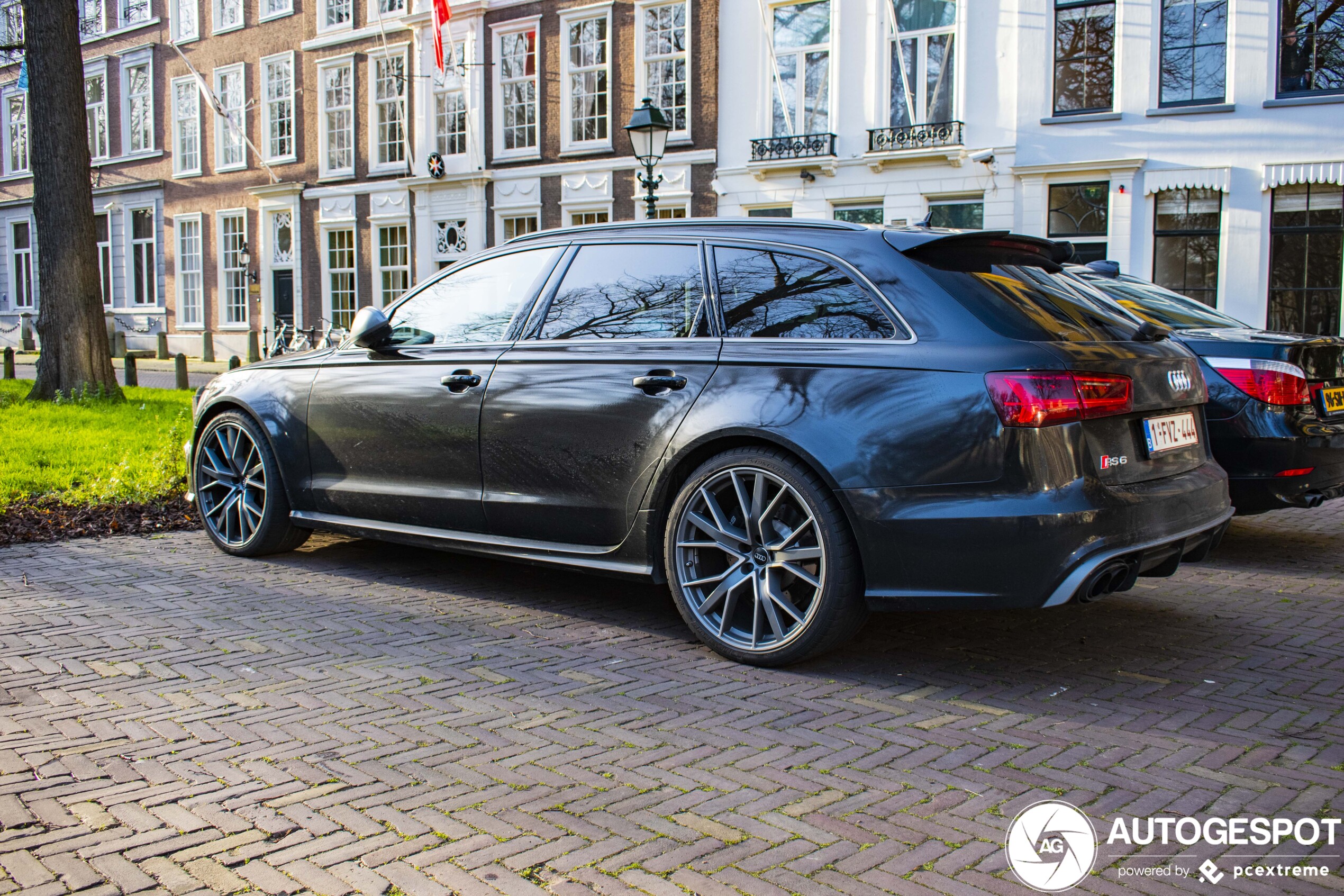 Audi RS6 Avant C7 2015