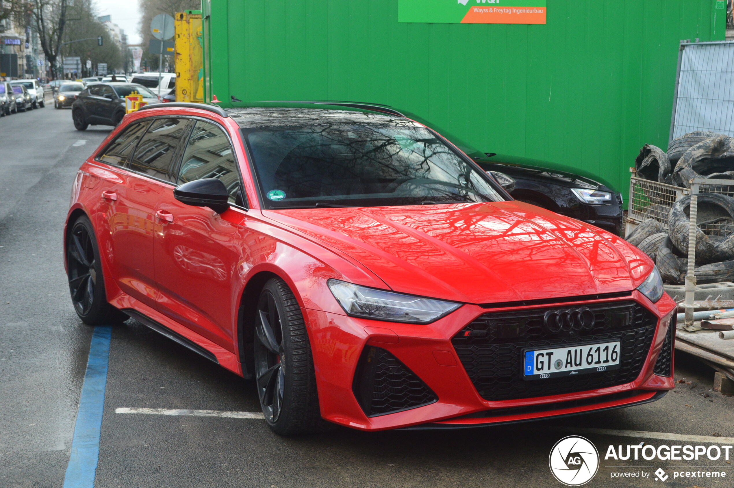 Rood staat de Audi RS6 Avant ook heel goed