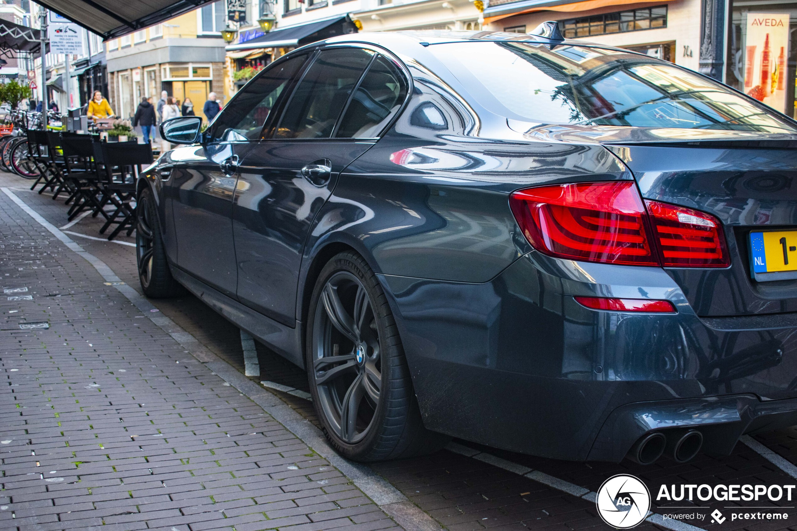 BMW M5 F10 2011