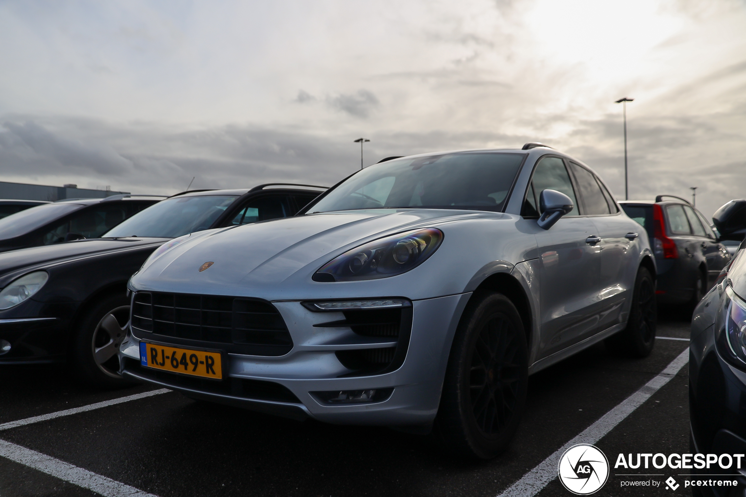 Porsche 95B Macan GTS