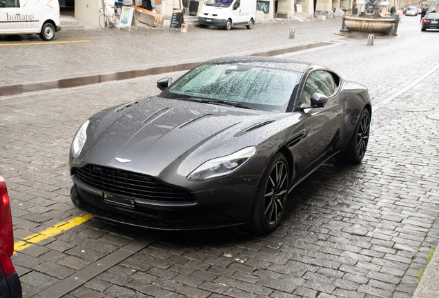 Aston Martin DB11