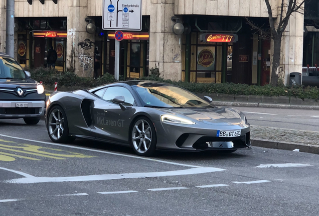 McLaren GT