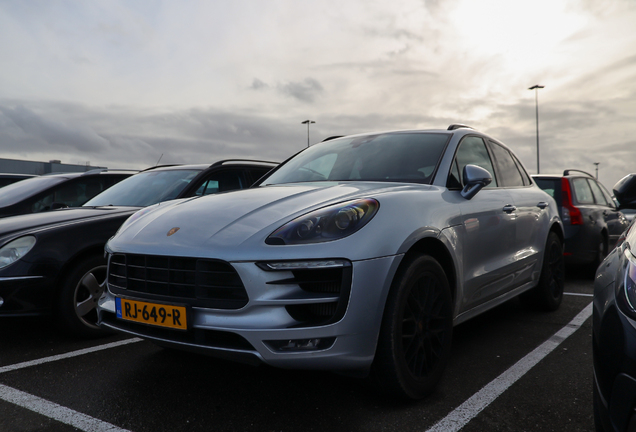 Porsche 95B Macan GTS