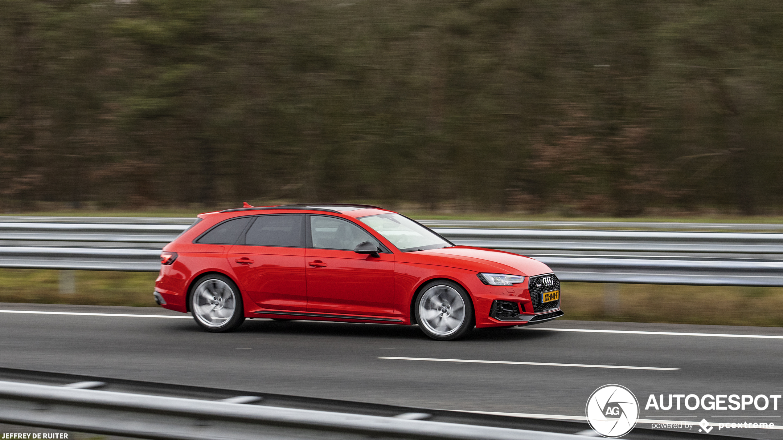 Audi RS4 Avant B9