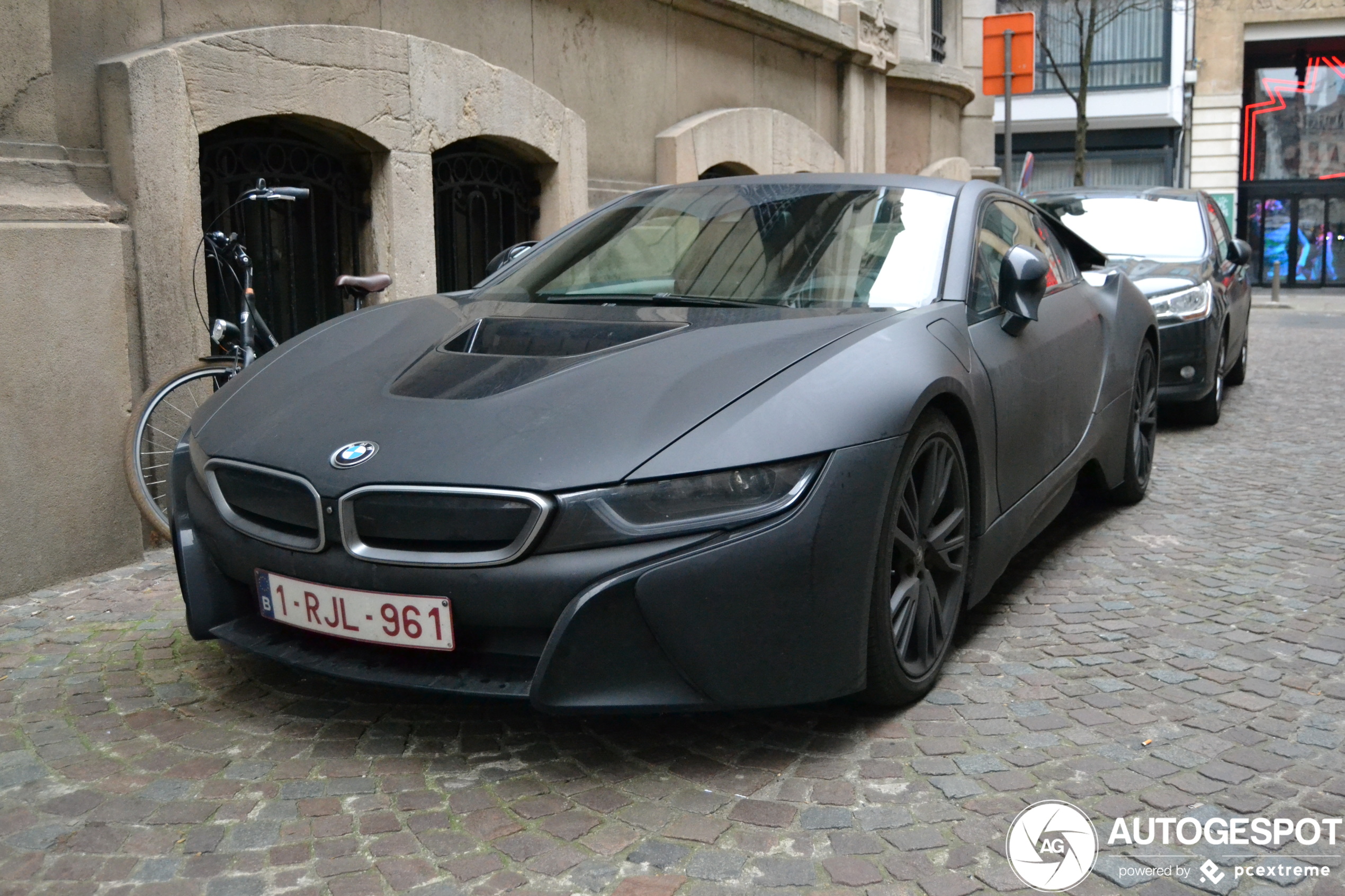 BMW i8