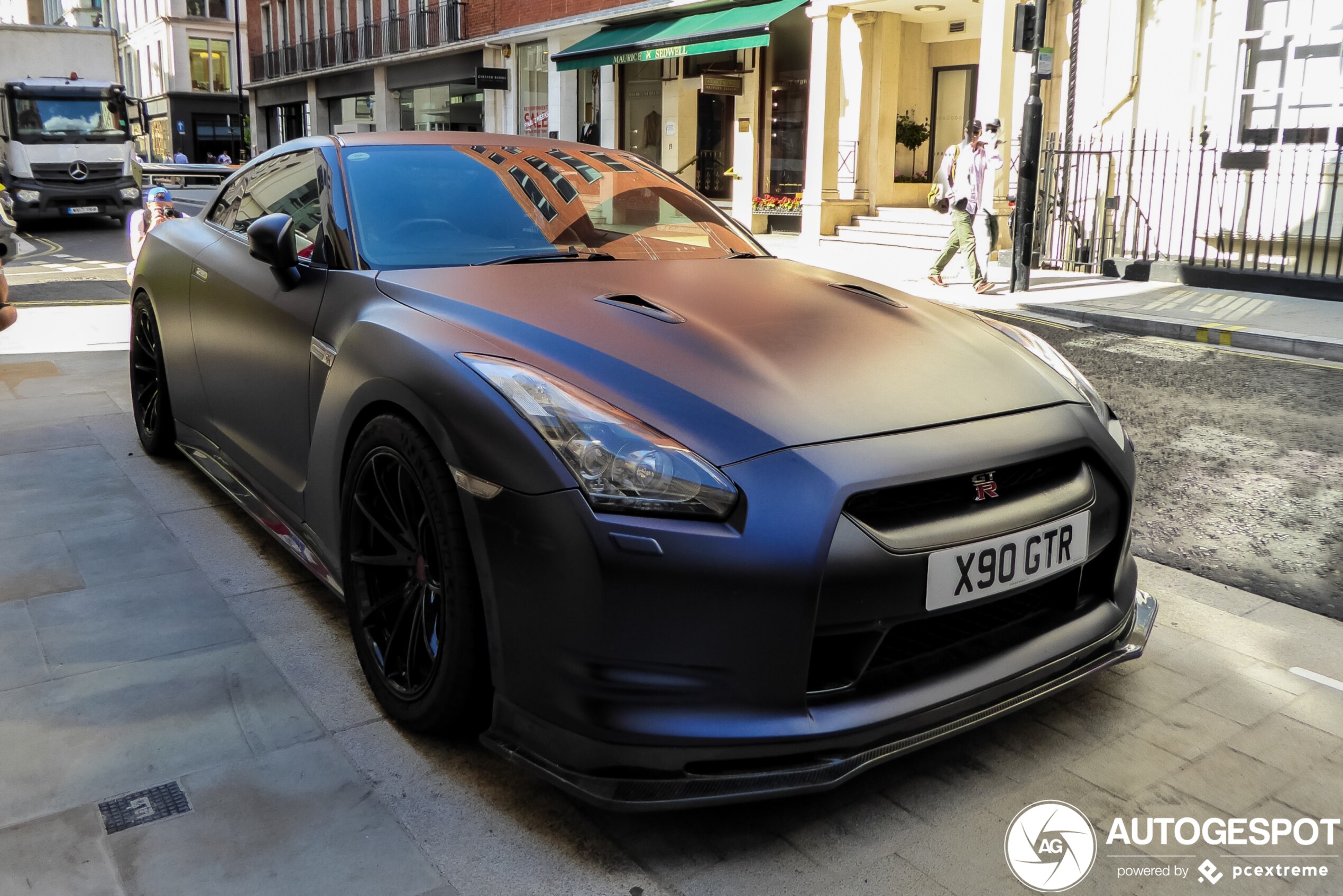 Nissan GT-R AMS Performance Alpha 10