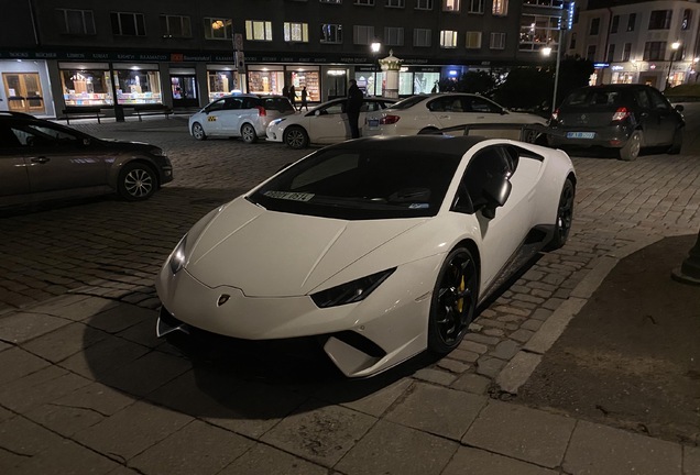 Lamborghini Huracán LP640-4 Performante