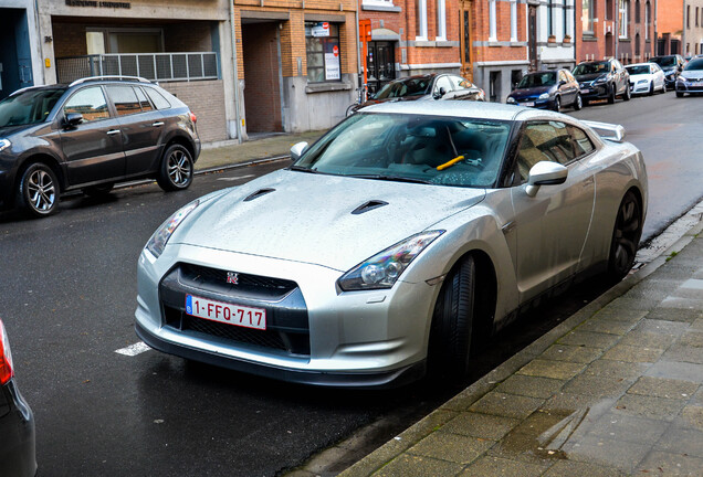 Nissan GT-R