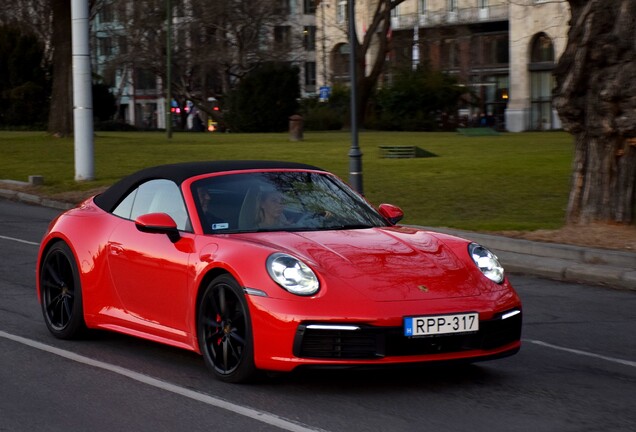 Porsche 992 Carrera 4S Cabriolet