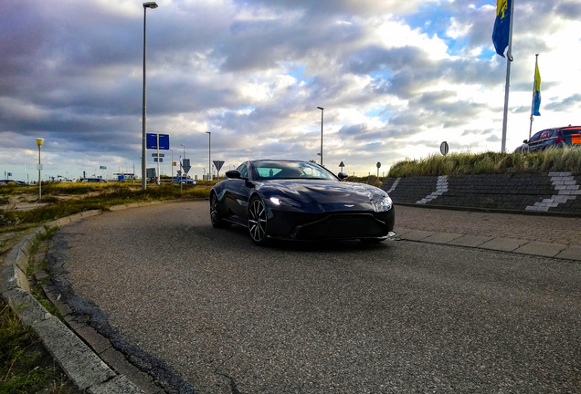 Aston Martin V8 Vantage 2018