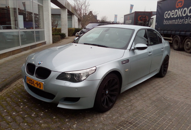 BMW M5 E60 2005