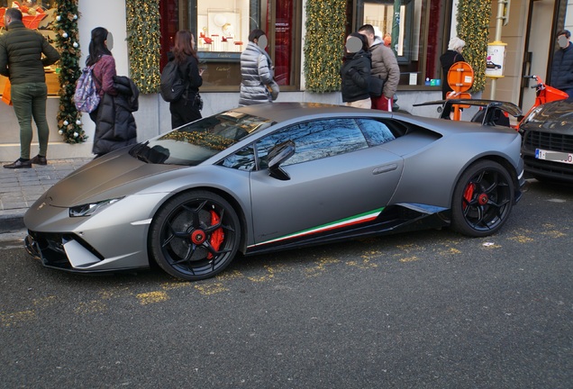 Lamborghini Huracán LP640-4 Performante