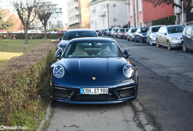 Porsche 992 Carrera 4S