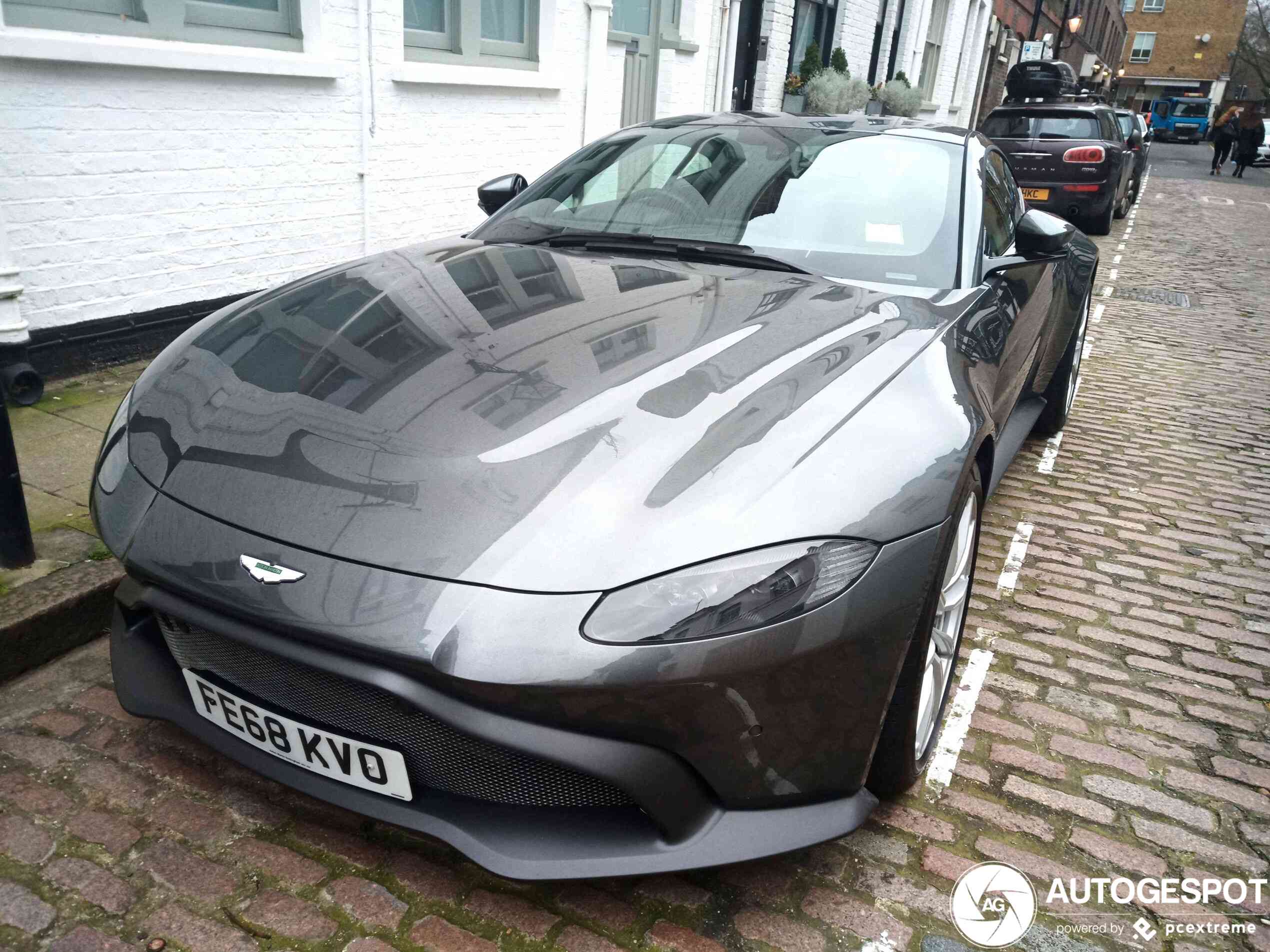 Aston Martin V8 Vantage 2018