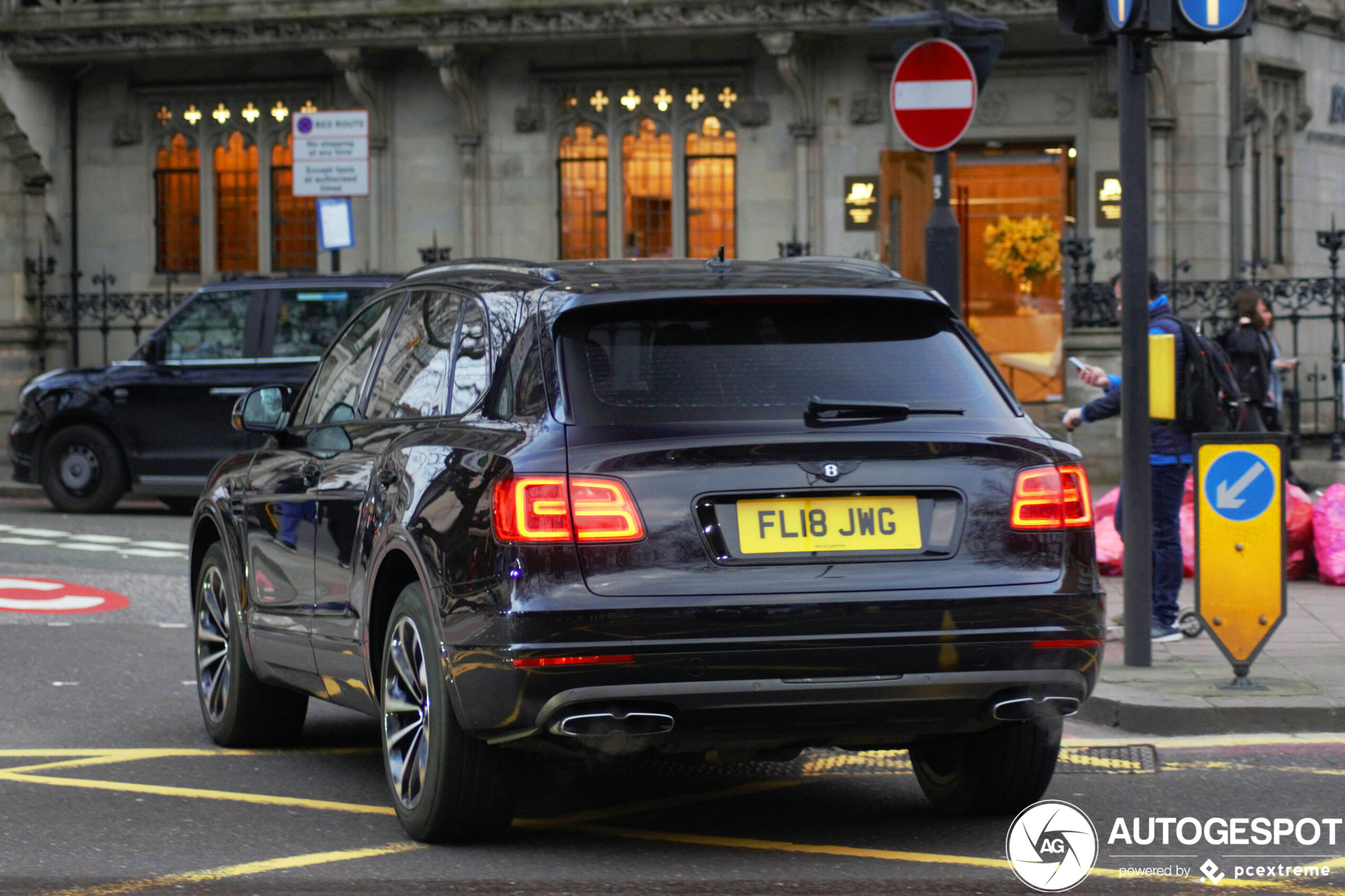 Bentley Bentayga V8