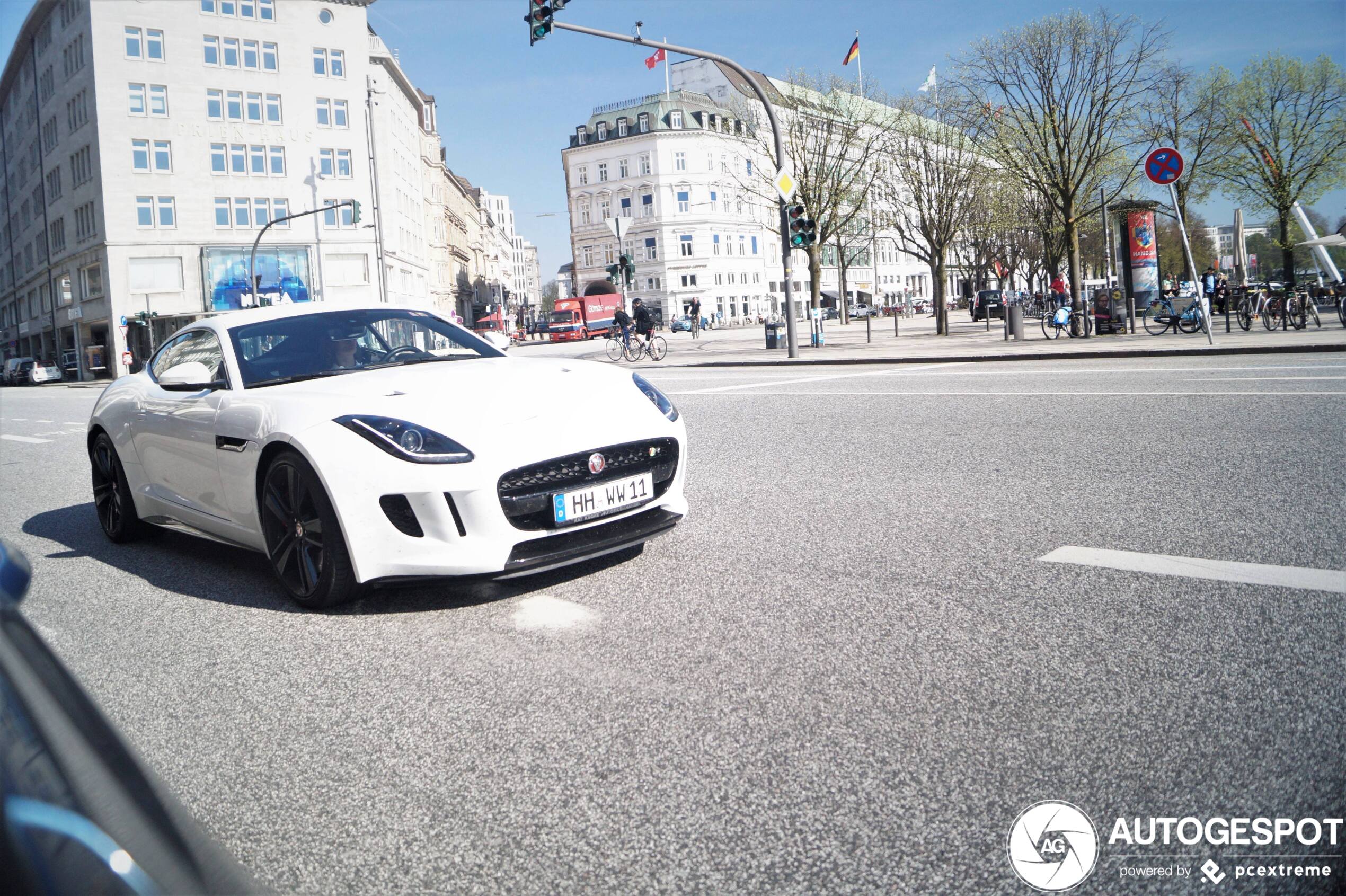 Jaguar F-TYPE R AWD Coupé