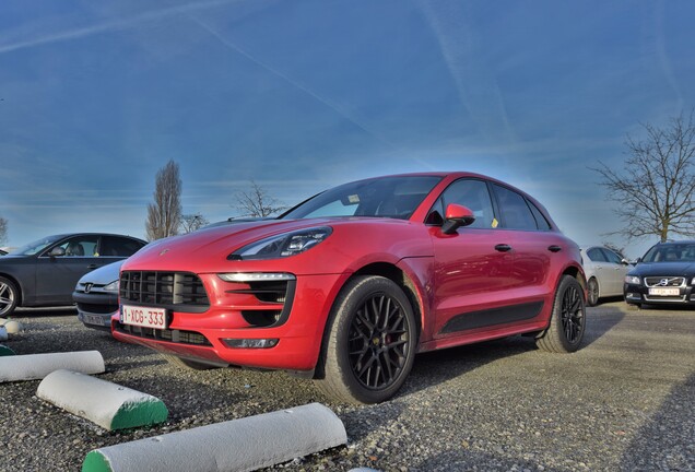 Porsche 95B Macan GTS