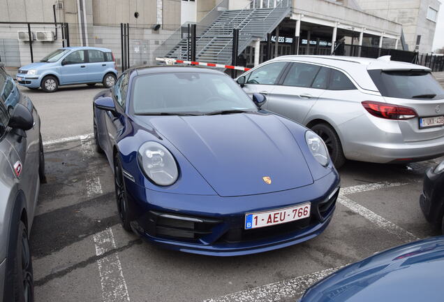 Porsche 992 Carrera 4S