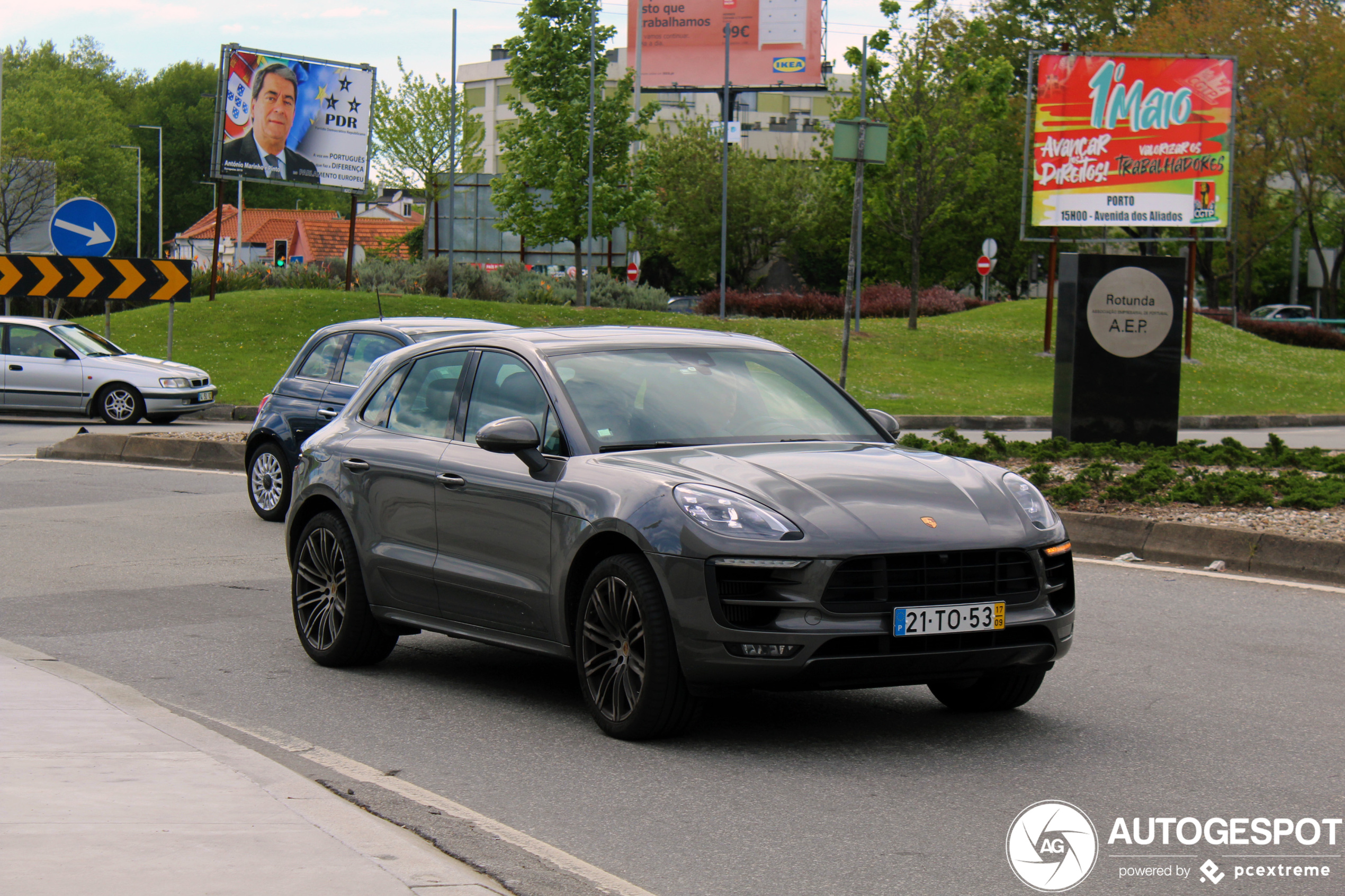 Porsche 95B Macan GTS