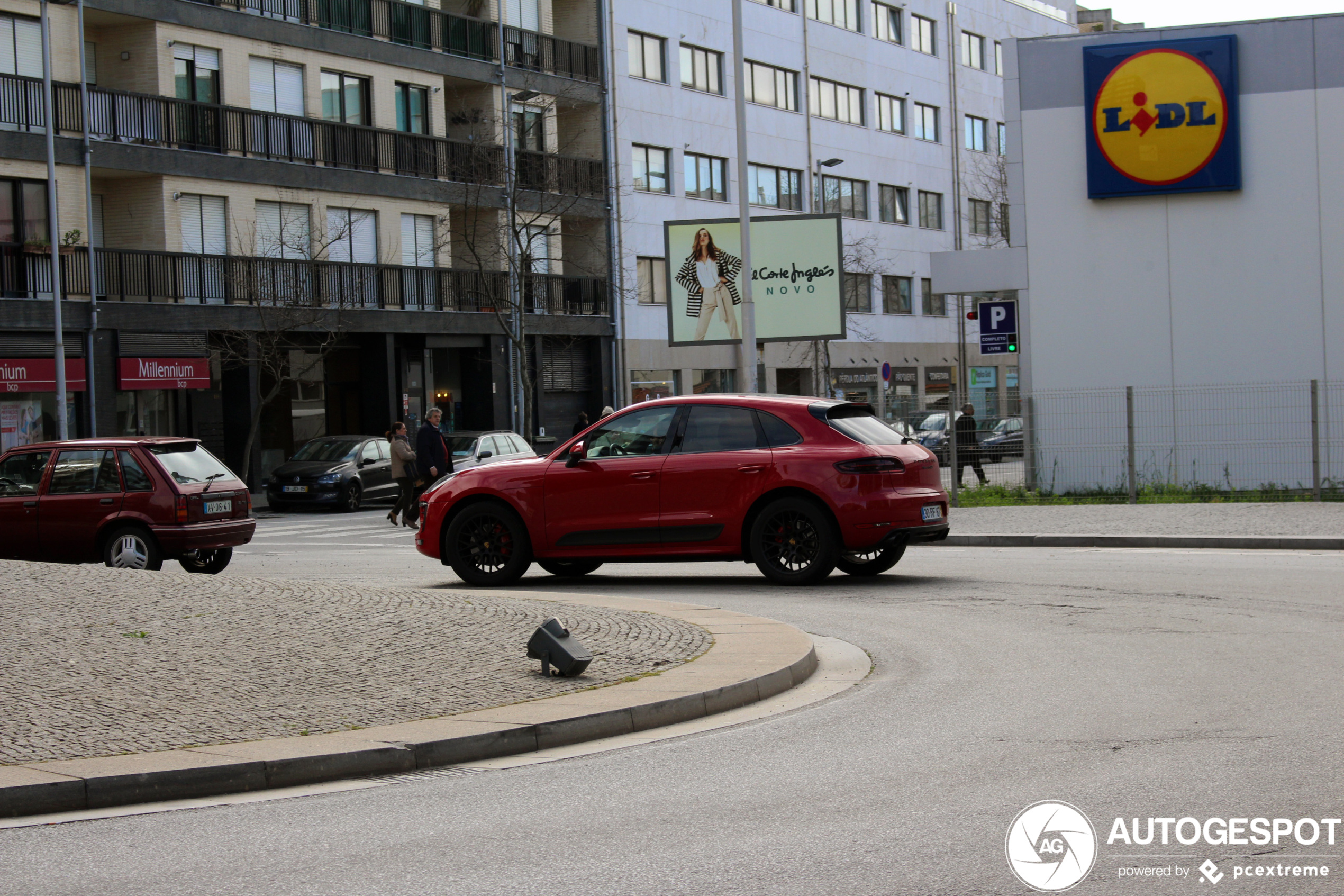 Porsche 95B Macan GTS