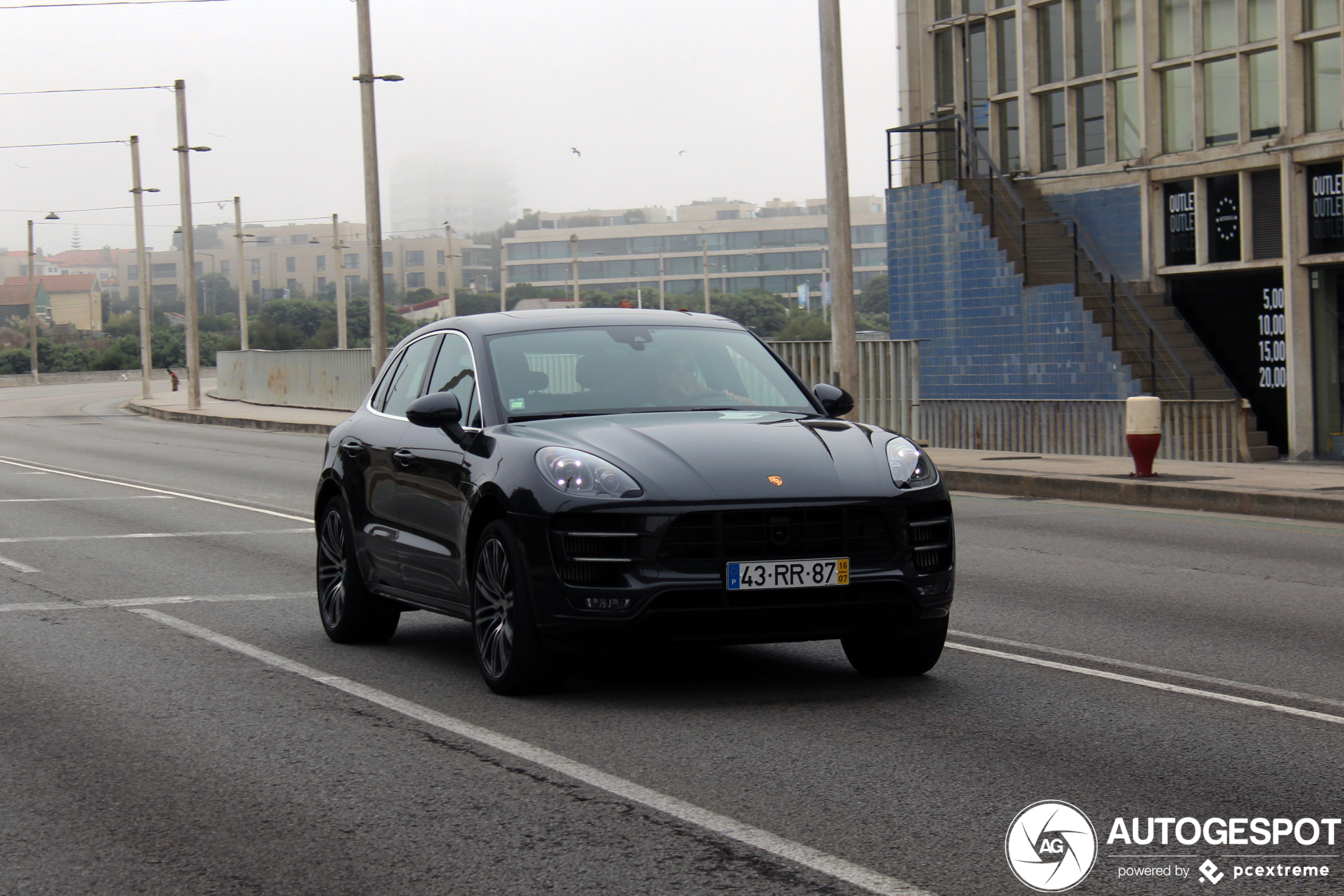 Porsche 95B Macan Turbo