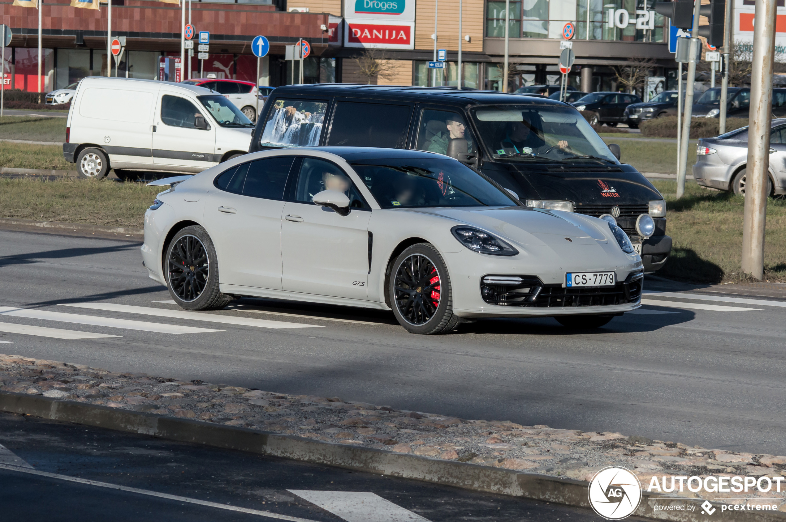 Porsche 971 Panamera GTS MkI