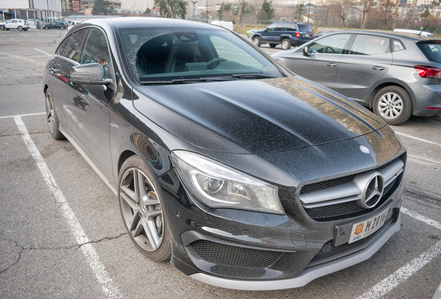 Mercedes-Benz CLA 45 AMG Shooting Brake