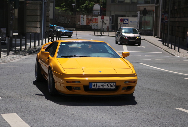 Lotus Esprit S4S