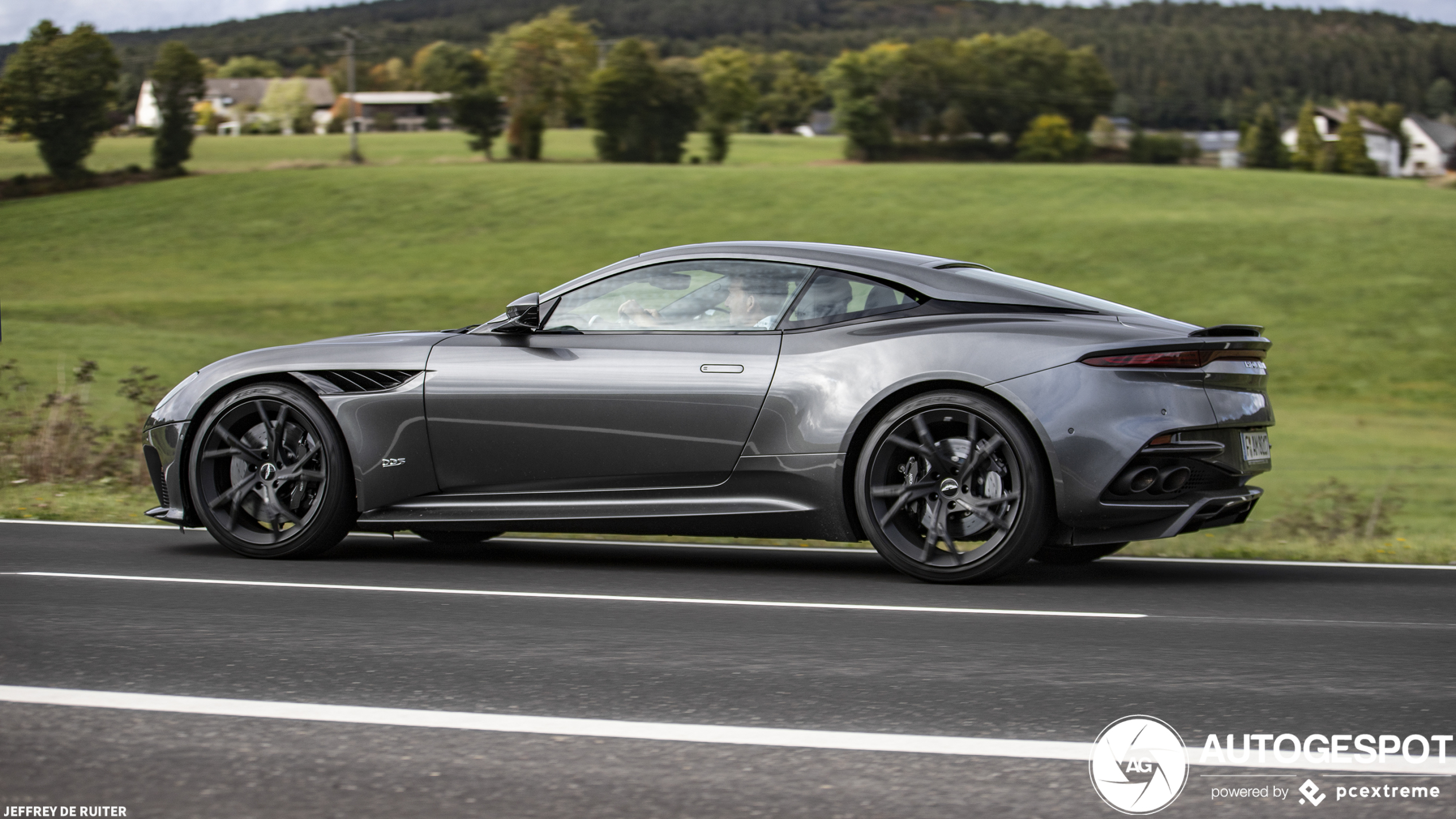 Aston Martin DBS Superleggera