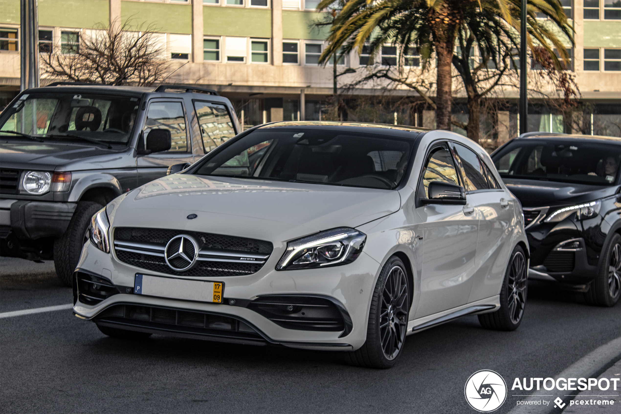 Mercedes-AMG A 45 W176 2015