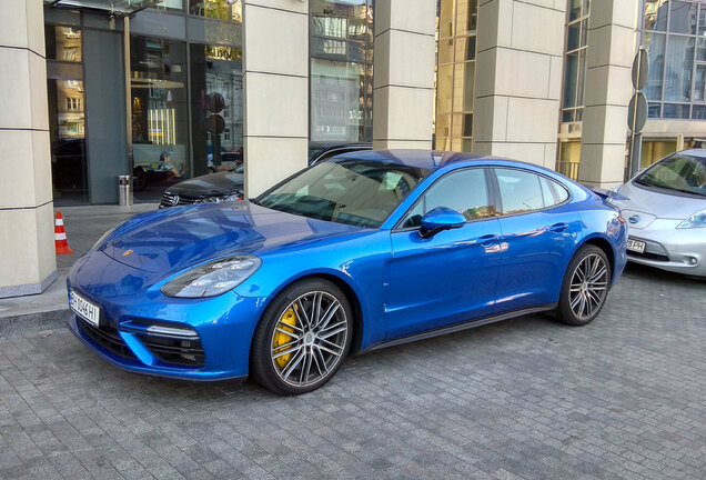 Porsche 971 Panamera Turbo