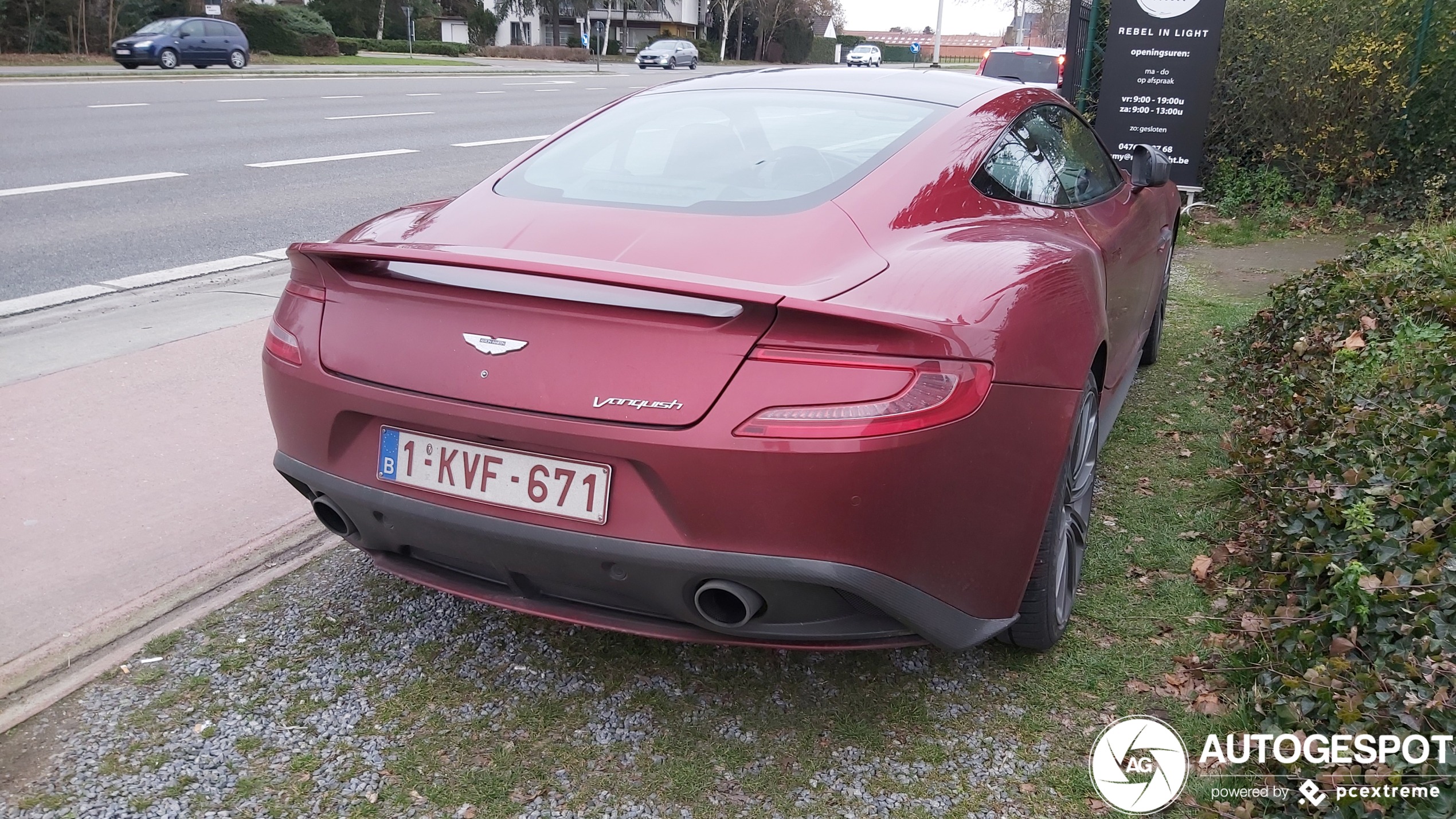 Aston Martin Vanquish 2013