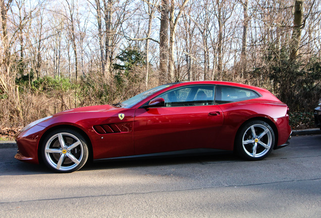 Ferrari GTC4Lusso