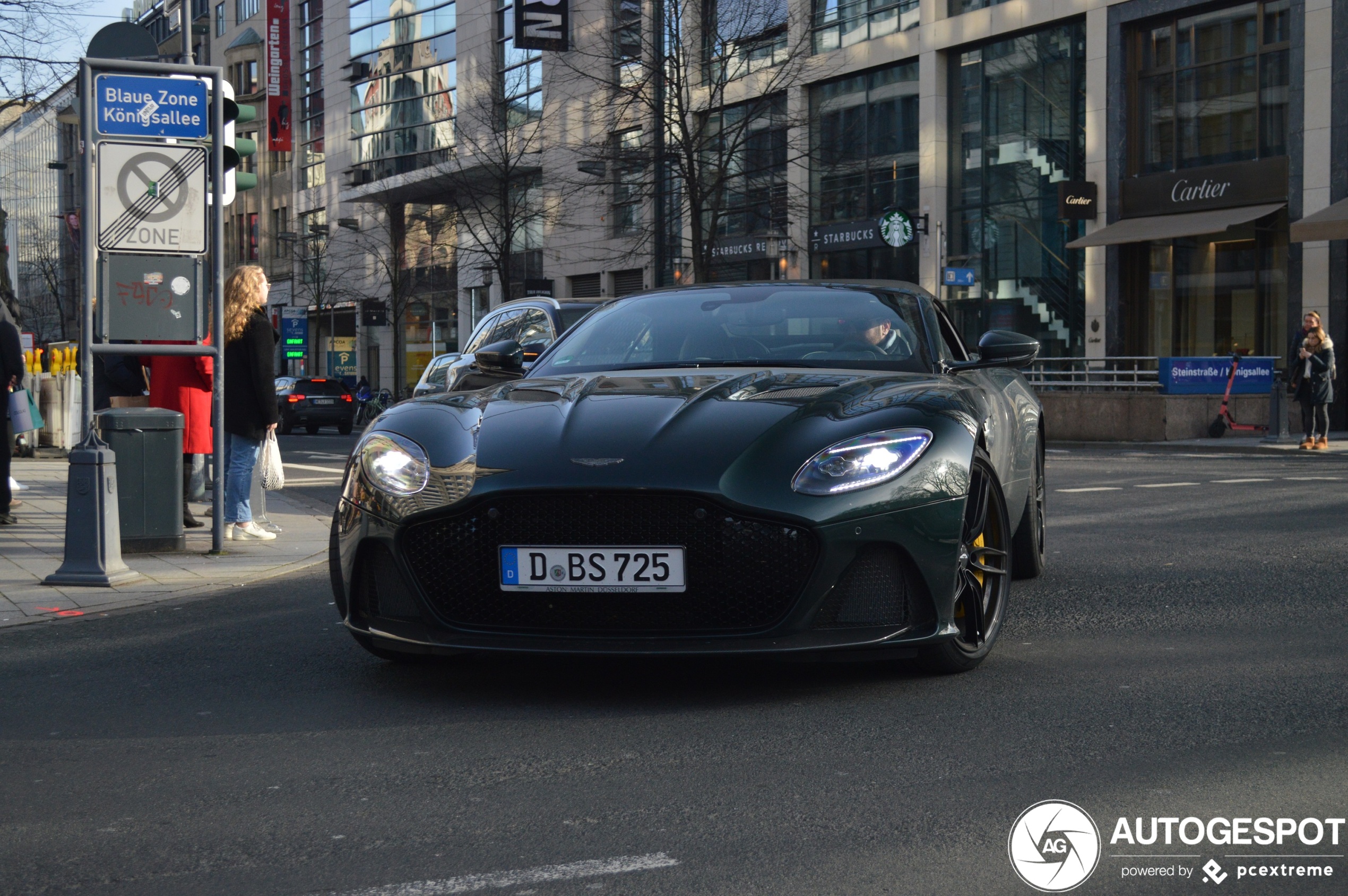 Aston Martin DBS Superleggera Volante