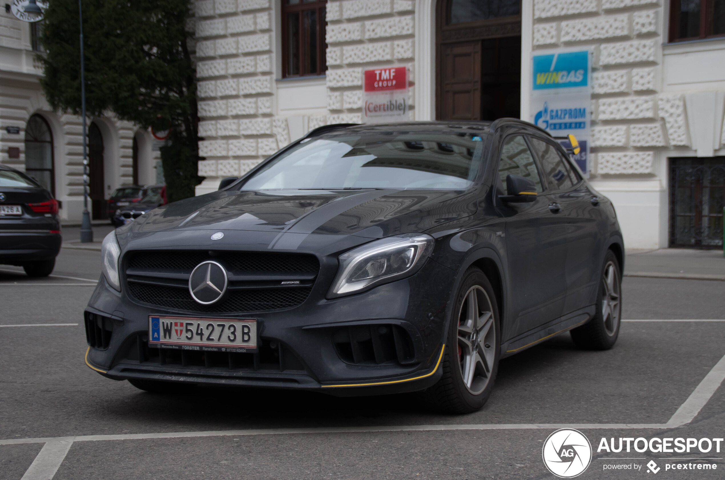 Mercedes-AMG GLA 45 X156 Yellow Night Edition