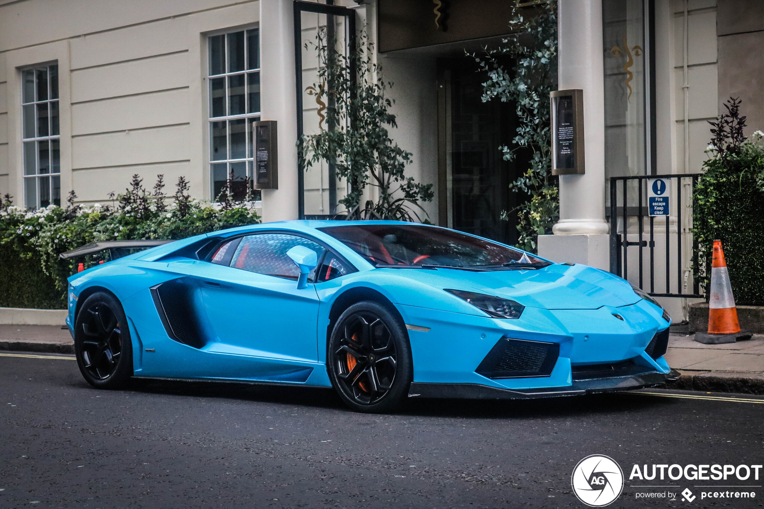 Lamborghini Aventador LP700-4