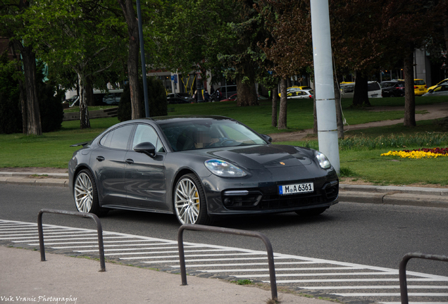 Porsche 971 Panamera Turbo