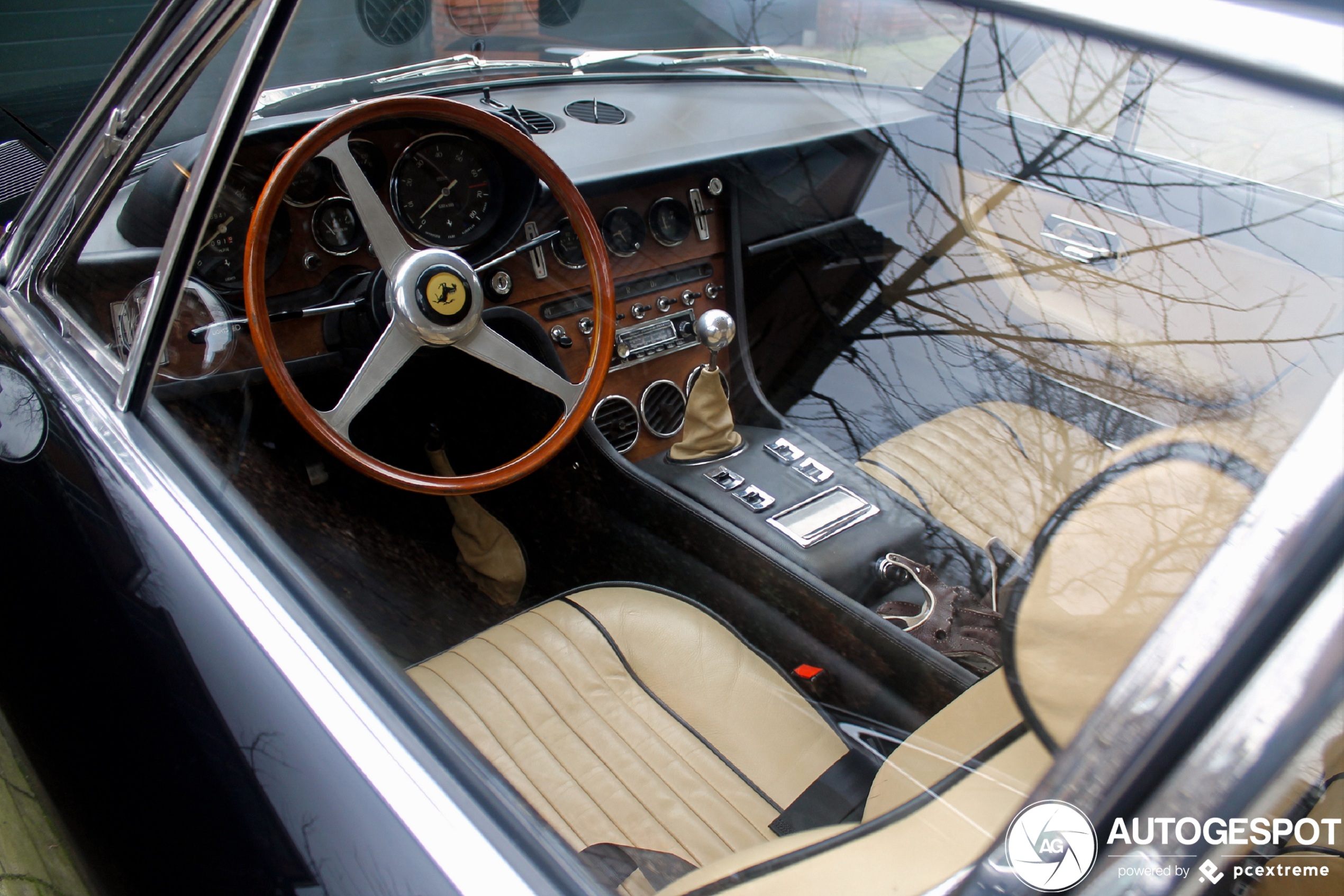 Ferrari 365 GT 2+2