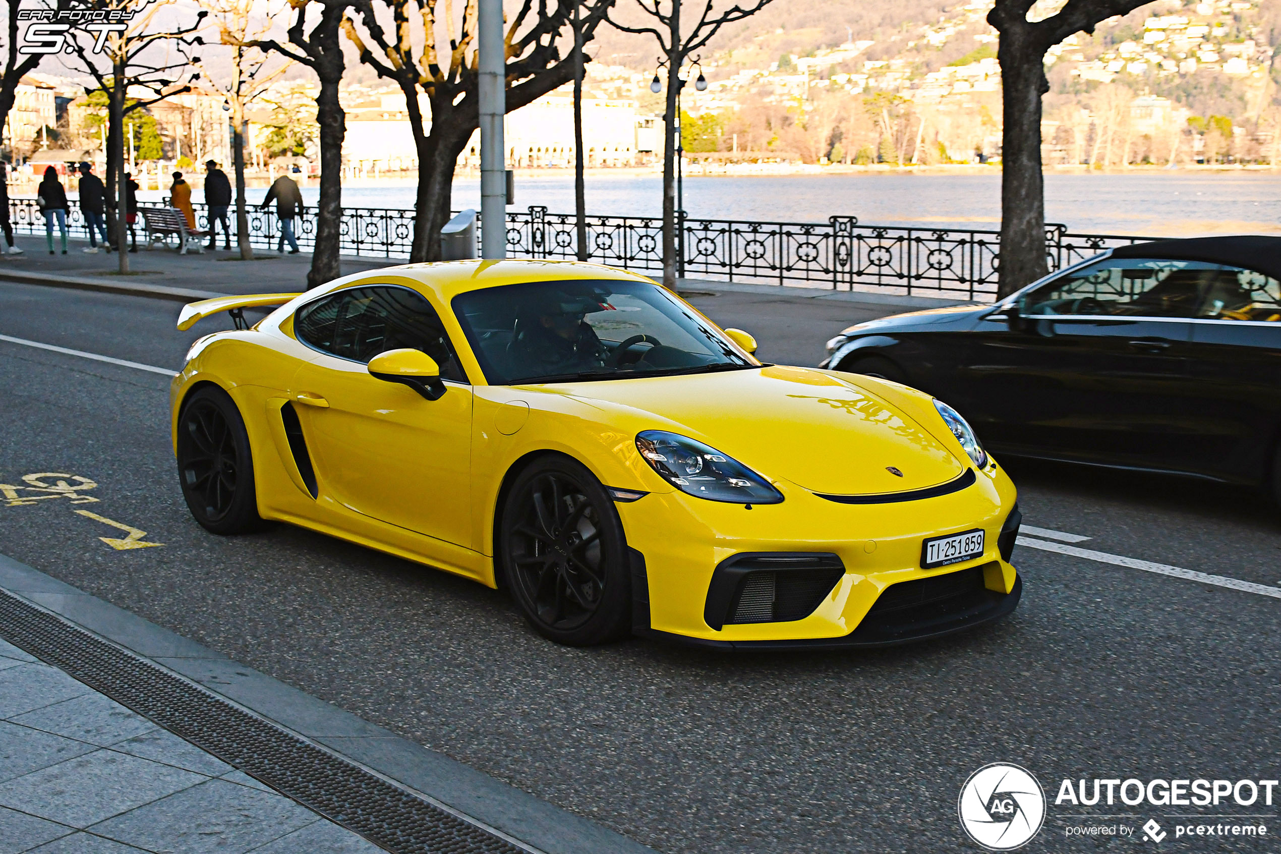 Porsche 718 Cayman GT4