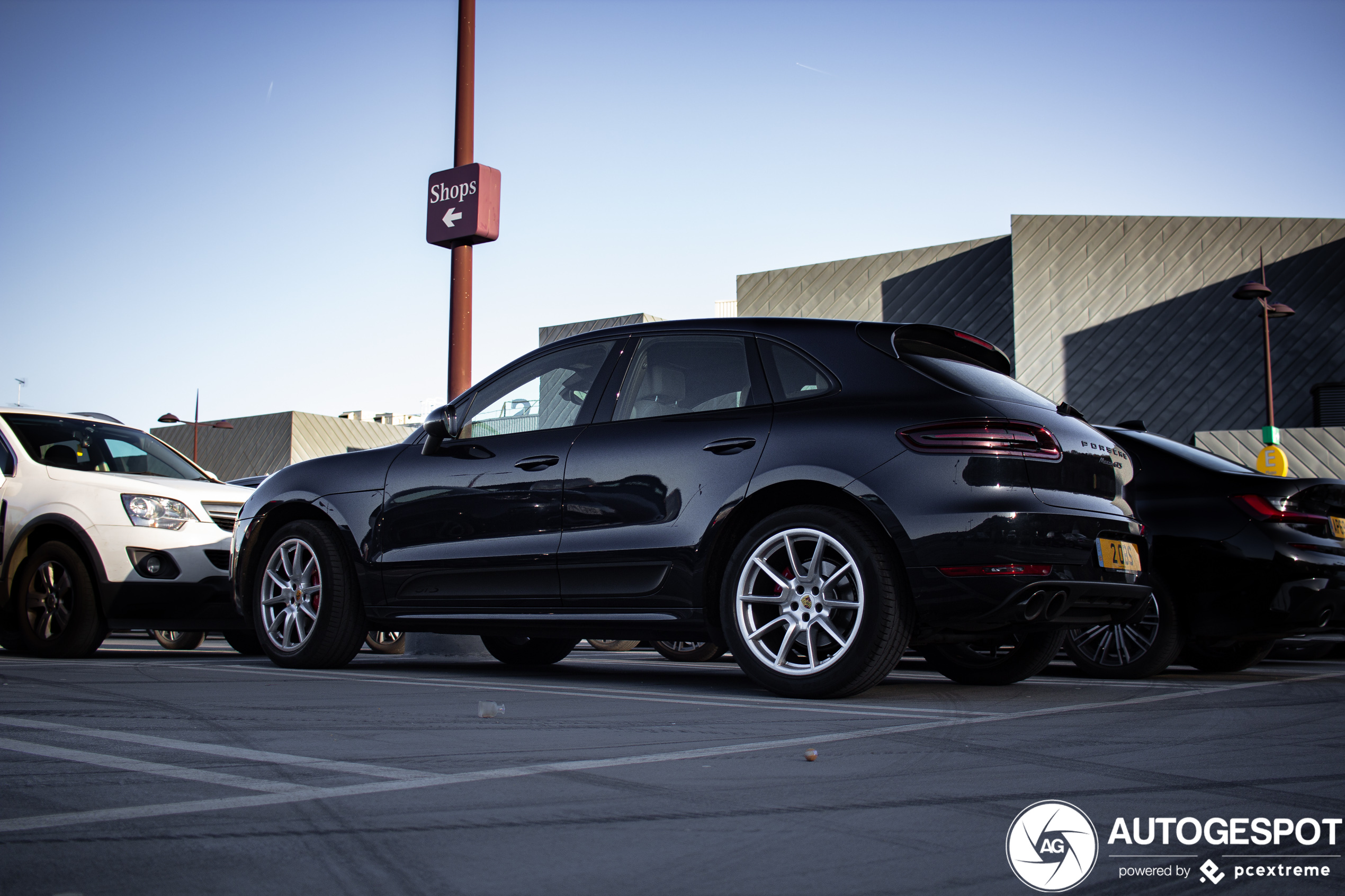 Porsche 95B Macan GTS