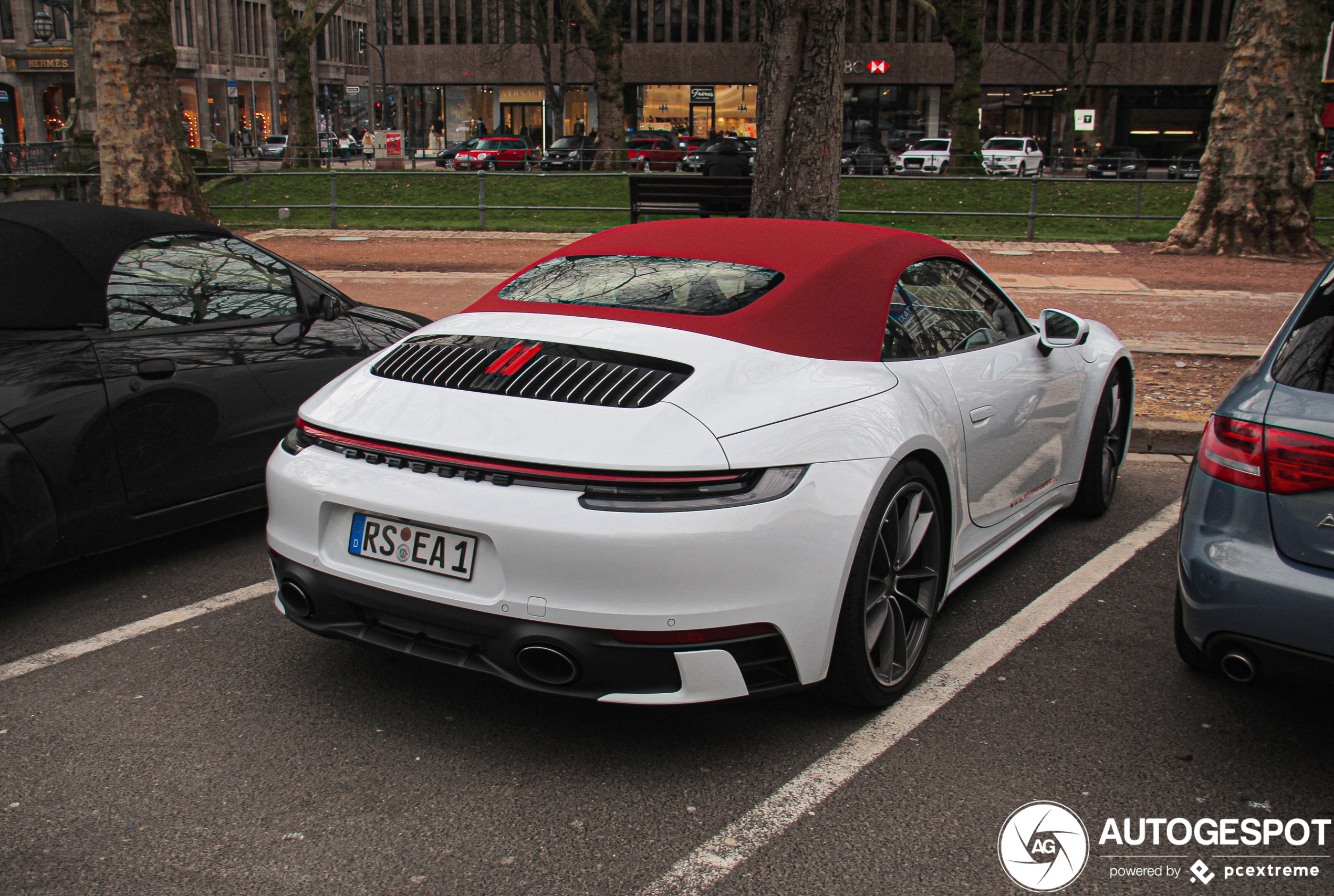 Porsche 992 Carrera 4S Cabriolet