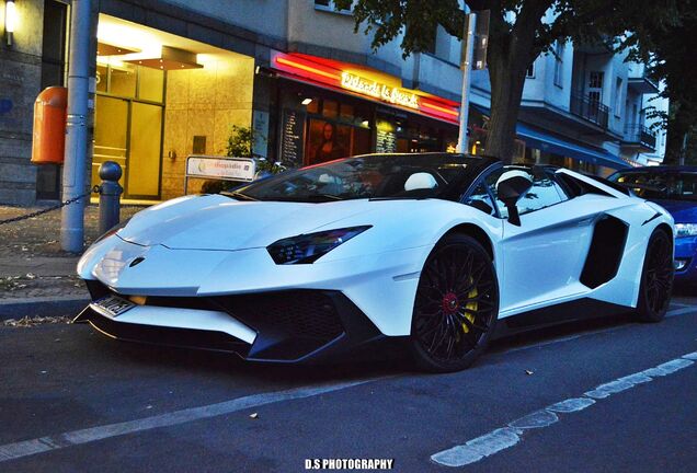 Lamborghini Aventador LP700-4 Roadster