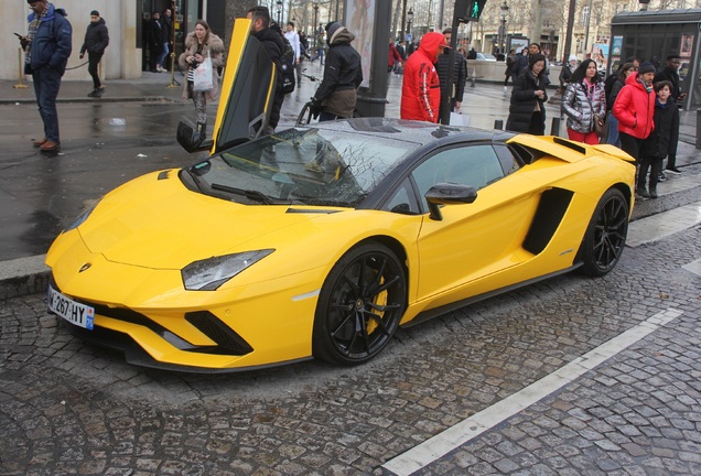 Lamborghini Aventador S LP740-4 Roadster